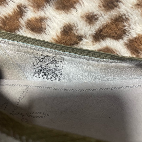 Patagonia" Light Blue Suede Slip-On Flats - Picture 11 of 11